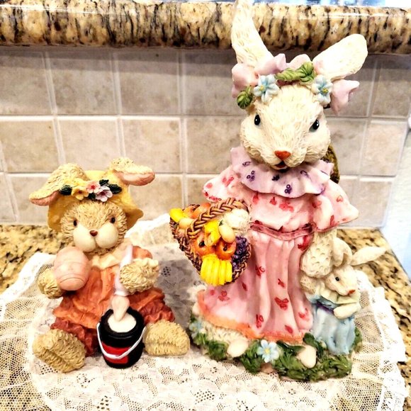L@@K Set of 2 Cute Easter Bunny Rabbit Figurines, Momma, Baby & Child ~ Decor - Picture 1 of 7